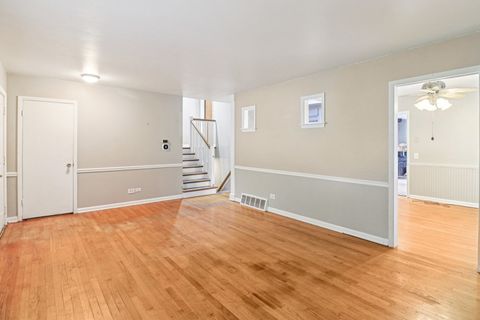 Tiny photo for 37371 N Shirley Drive, Gurnee, IL 60031 (MLS # 12462964)