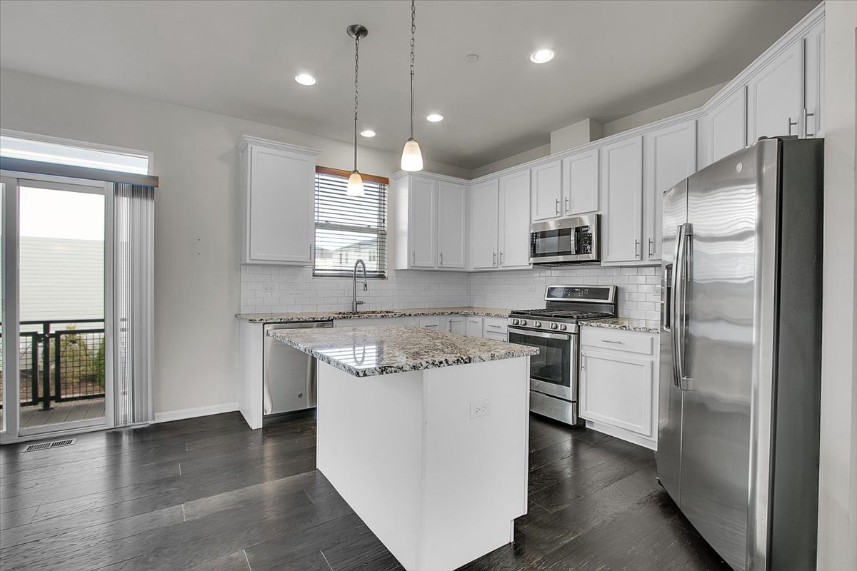 29W710 Everton Drive