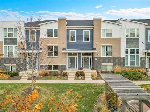 Photo of 29W710 Everton Drive, Warrenville, IL 60555 (MLS # 12520190)