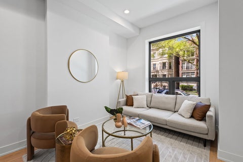 Tiny photo for 433 E 46th Place, Chicago, IL 60653 (MLS # 12645132)