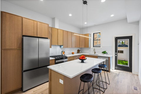 Tiny photo for 433 E 46th Place, Chicago, IL 60653 (MLS # 12645132)