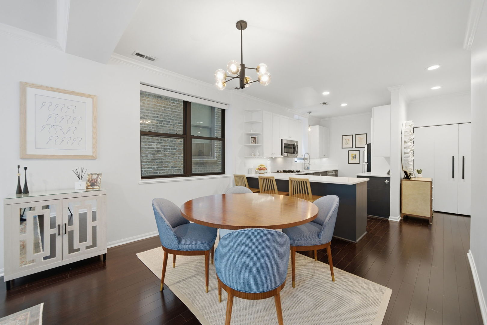 1122 W Armitage Avenue 102