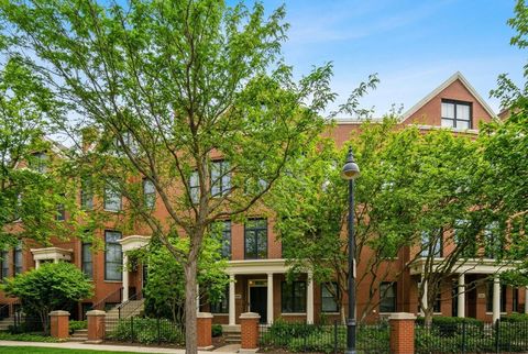 1813 Admiral Court Glenview IL 60026