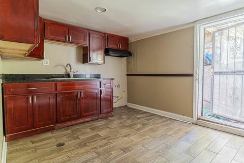 Tiny photo for 6621 S Vernon Avenue, Chicago, IL 60637 (MLS # 12504650)