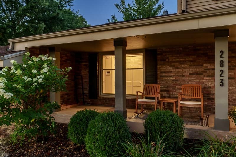 2823 WOODHILL Drive