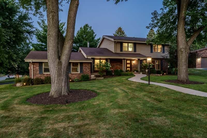 2823 WOODHILL Drive