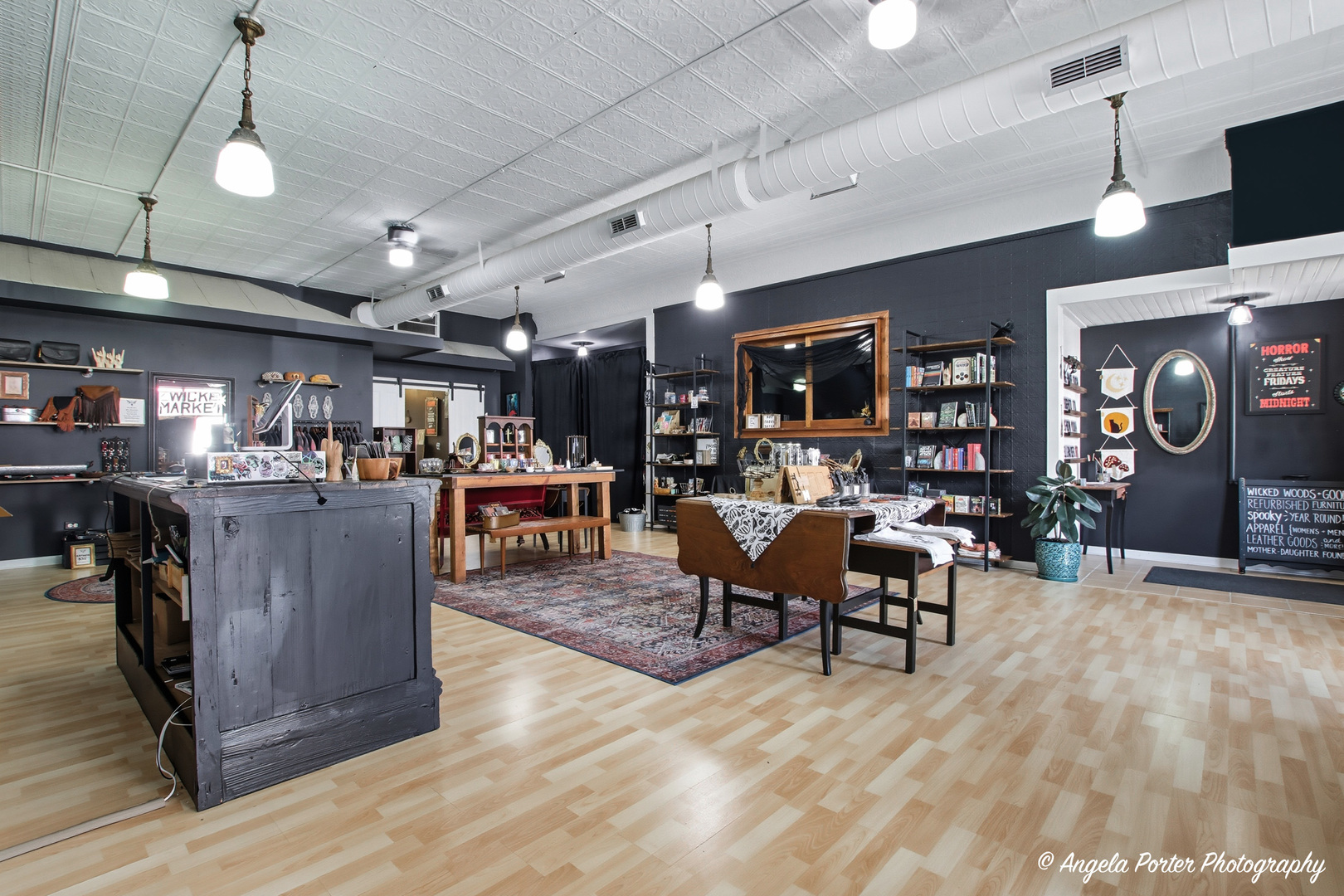 5613 Broadway Street