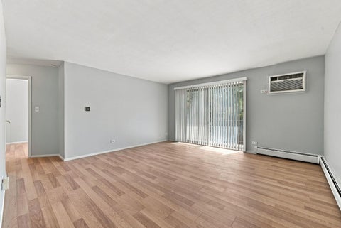 Tiny photo for 215 S Hale Street #6A, Addison, IL 60101 (MLS # 12756773)