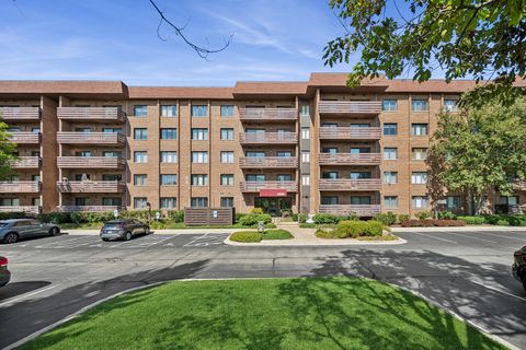 2000 Chestnut Avenue Unit 103, Glenview, IL 60025 - #: 12561689