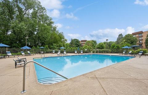 Tiny photo for 2000 CHESTNUT Avenue #103, Glenview, IL 60025 (MLS # 12561689)