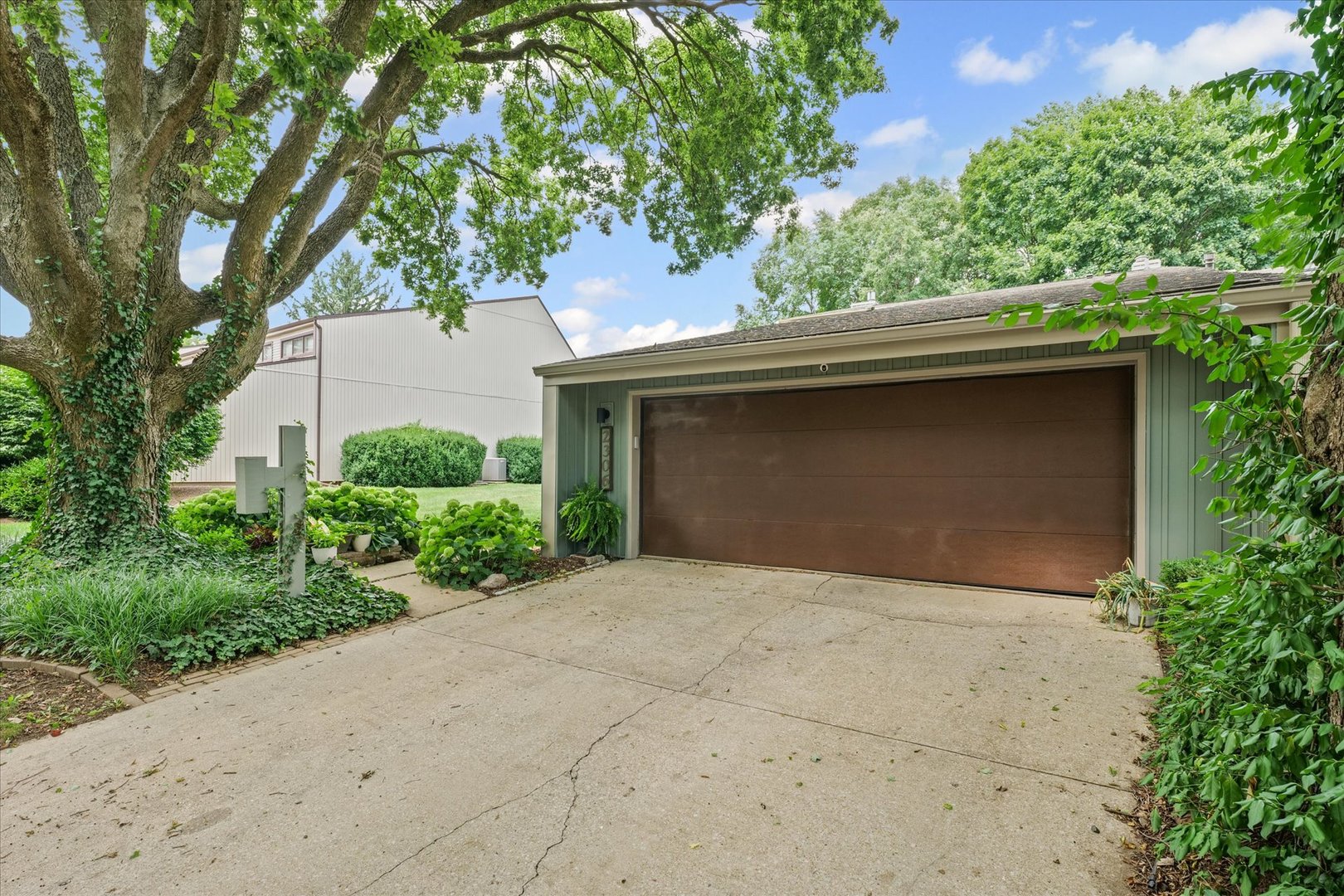 2306 Briar Hill Drive