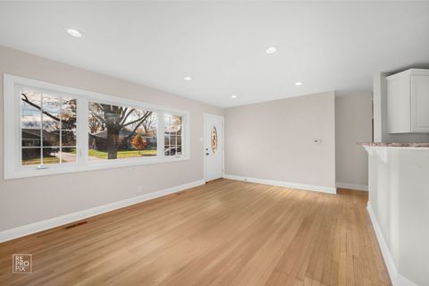 Tiny photo for 1722 Bonita Avenue, Mount Prospect, IL 60056 (MLS # 12519843)