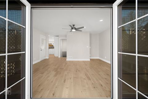 Tiny photo for 1722 Bonita Avenue, Mount Prospect, IL 60056 (MLS # 12519843)