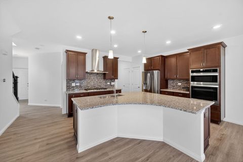 Tiny photo for 533 Watercress Drive, Aurora, IL 60504 (MLS # 12556424)