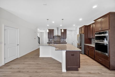 Tiny photo for 533 Watercress Drive, Aurora, IL 60504 (MLS # 12556424)