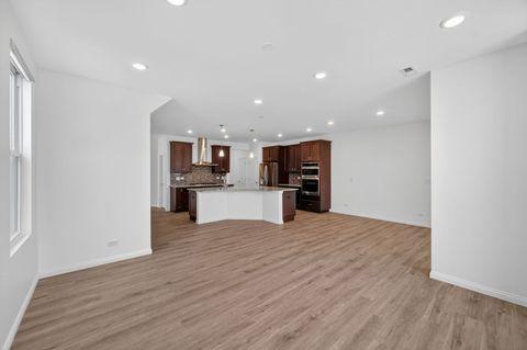 Tiny photo for 533 Watercress Drive, Aurora, IL 60504 (MLS # 12556424)