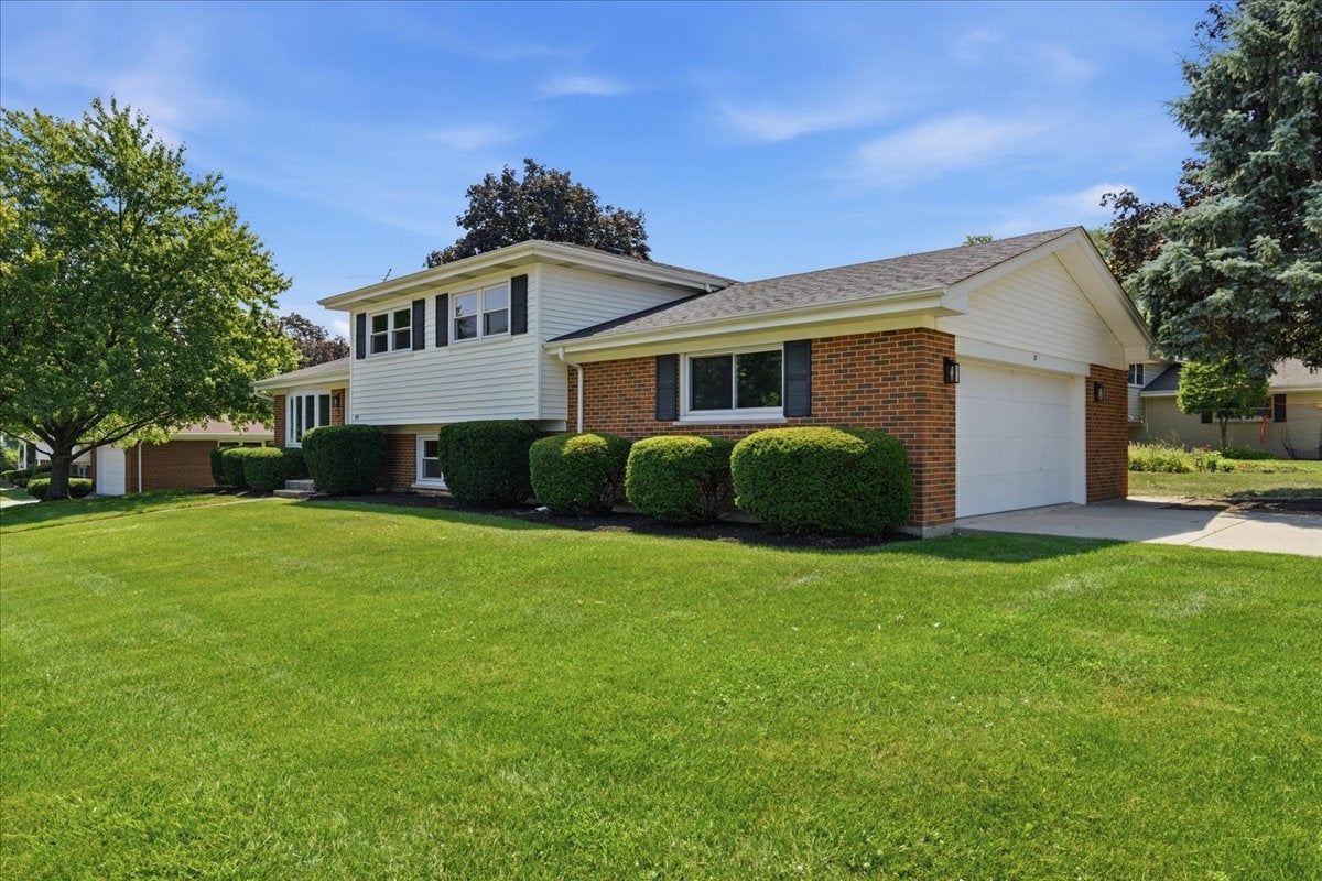 37 E Weathersfield Way