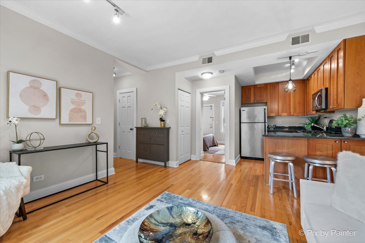 2241.5 N Lincoln Avenue 3B