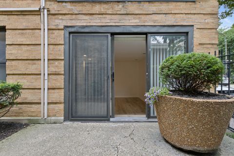 Tiny photo for 1069 W FOSTER Avenue #1C, Chicago, IL 60640 (MLS # 12531461)