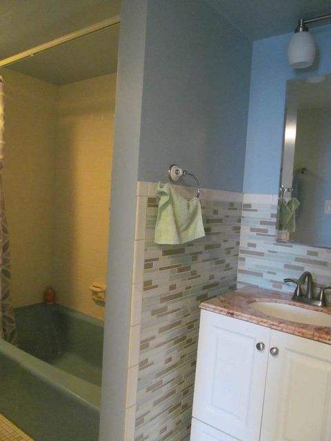 Tiny photo for 110 W Butterfield Road #402S, Elmhurst, IL 60126 (MLS # 12614121)