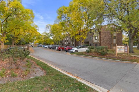 Tiny photo for 751 S DWYER Avenue #F, Arlington Heights, IL 60005 (MLS # 12470946)