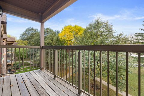 Tiny photo for 751 S DWYER Avenue #F, Arlington Heights, IL 60005 (MLS # 12470946)