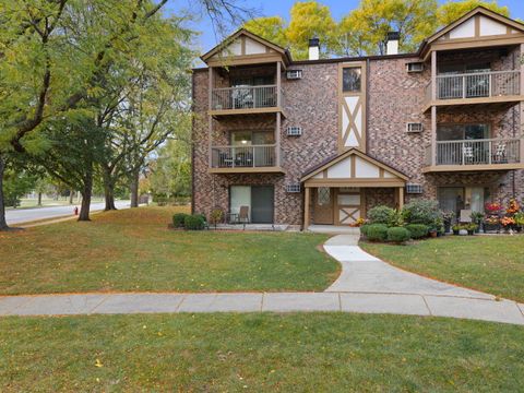 Photo of 751 S DWYER Avenue #F, Arlington Heights, IL 60005 (MLS # 12470946)
