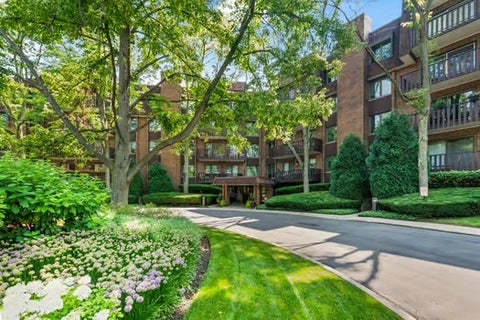 Photo of 1125 Lake Cook Road #505E, Northbrook, IL 60062 (MLS # 12712225)