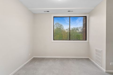 Tiny photo for 460 Raintree Court #2N, Glen Ellyn, IL 60137 (MLS # 12521943)