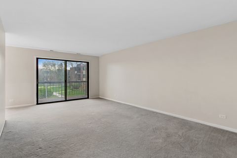 Tiny photo for 460 Raintree Court #2N, Glen Ellyn, IL 60137 (MLS # 12521943)