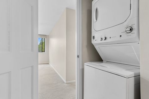 Tiny photo for 460 Raintree Court #2N, Glen Ellyn, IL 60137 (MLS # 12521943)