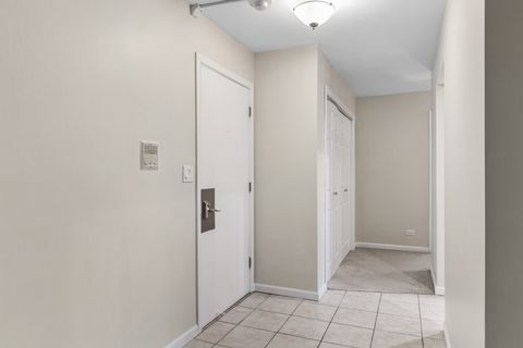 Tiny photo for 460 Raintree Court #2N, Glen Ellyn, IL 60137 (MLS # 12521943)