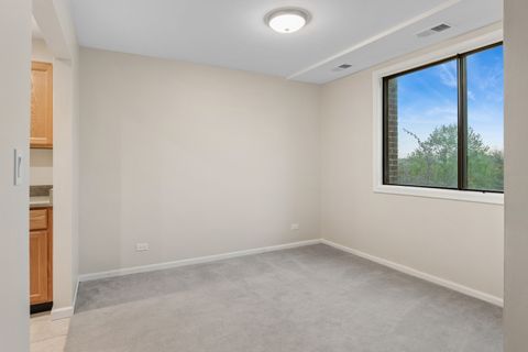 Tiny photo for 460 Raintree Court #2N, Glen Ellyn, IL 60137 (MLS # 12521943)