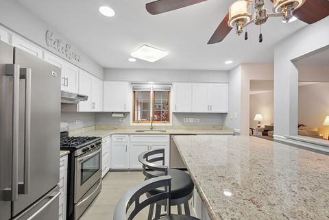 Tiny photo for 5002 W Circle Place, Crestwood, IL 60418 (MLS # 12501288)