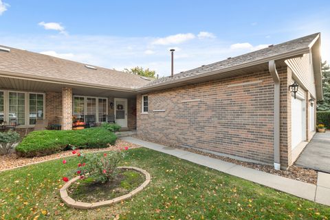 Tiny photo for 5002 W Circle Place, Crestwood, IL 60418 (MLS # 12501288)