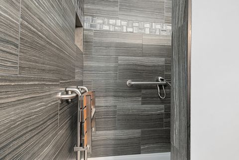 Tiny photo for 5002 W Circle Place, Crestwood, IL 60418 (MLS # 12501288)