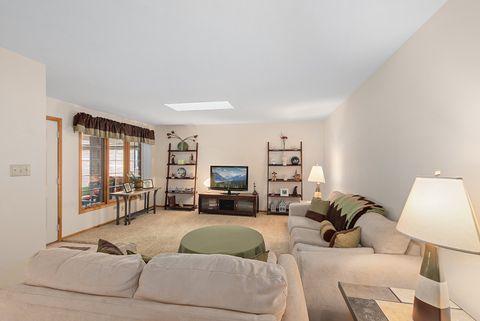 Tiny photo for 5002 W Circle Place, Crestwood, IL 60418 (MLS # 12501288)