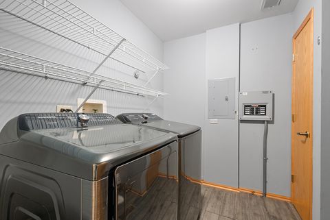 Tiny photo for 5002 W Circle Place, Crestwood, IL 60418 (MLS # 12501288)