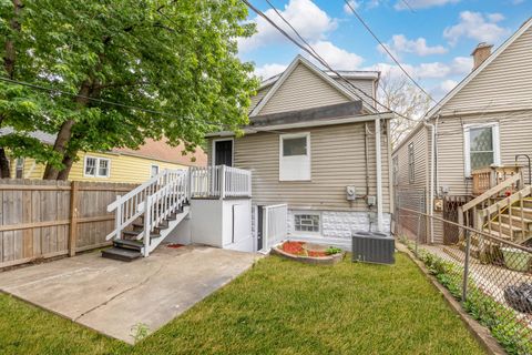 Tiny photo for 2048 W 70th Place, Chicago, IL 60636 (MLS # 12655306)