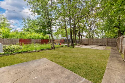 Tiny photo for 2048 W 70th Place, Chicago, IL 60636 (MLS # 12655306)