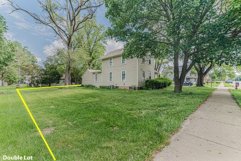 Tiny photo for 552 Walnut Avenue, Elgin, IL 60123 (MLS # 12510705)
