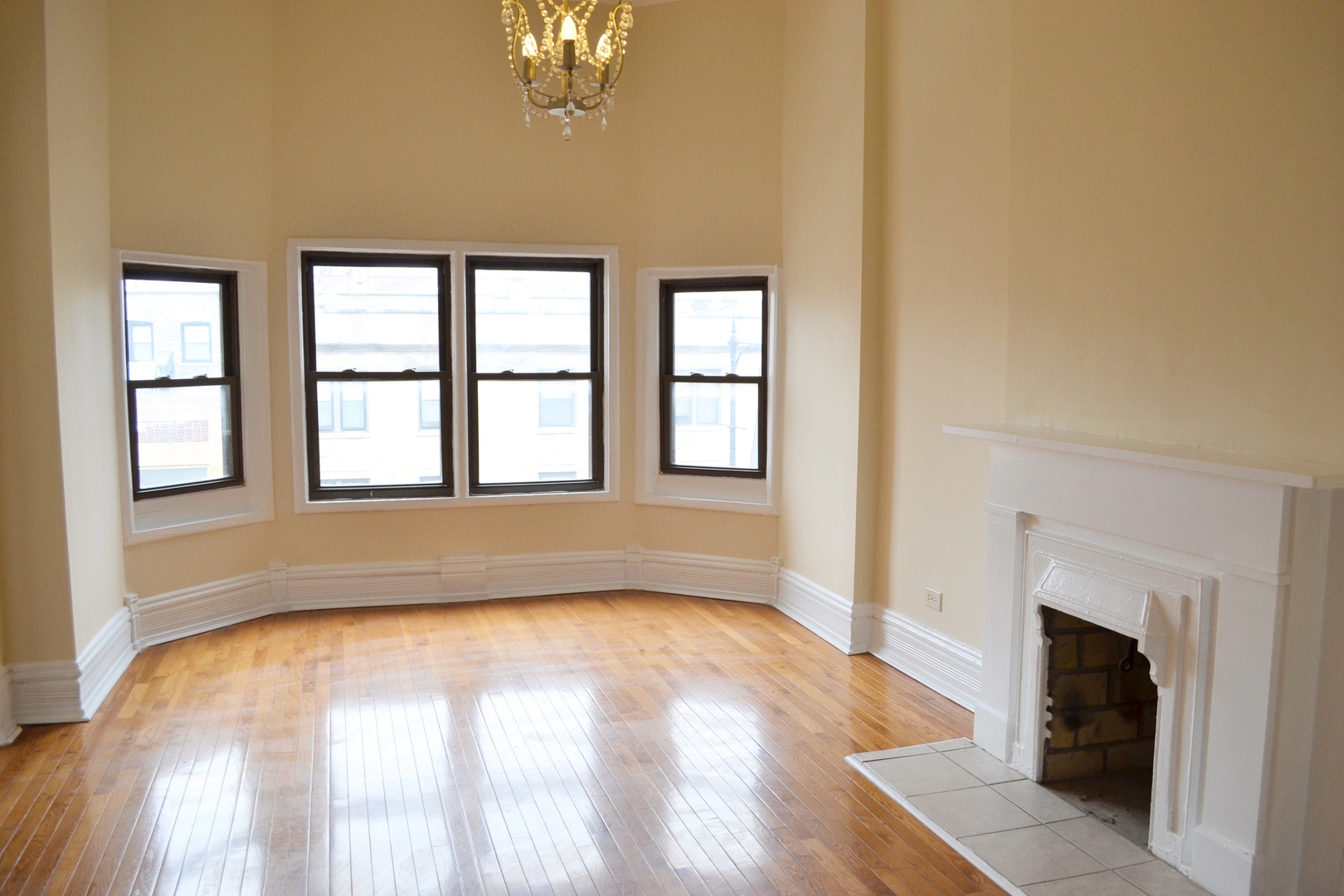 2050 W North Avenue 3