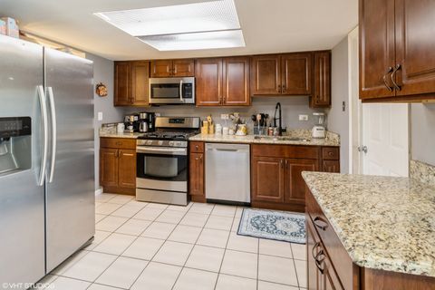 Tiny photo for 808 Bishop Court, Schaumburg, IL 60194 (MLS # 12496056)