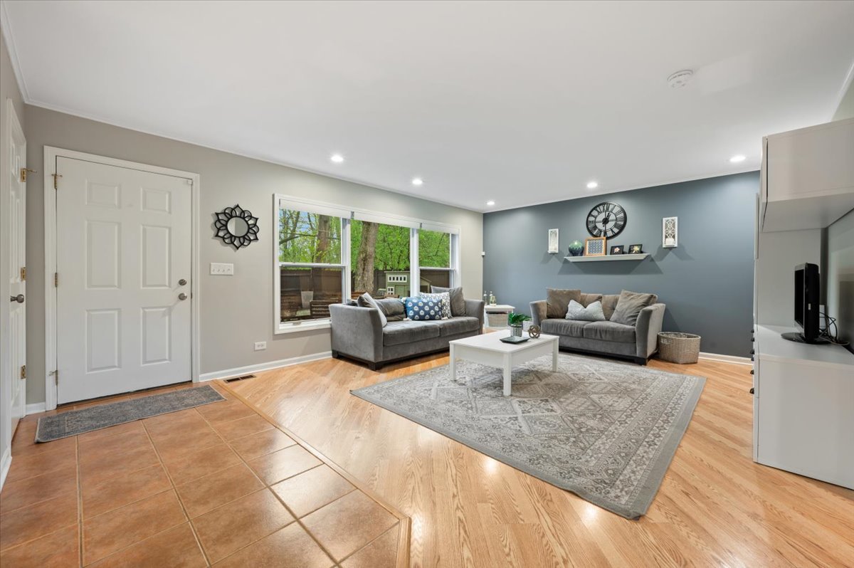 5844 Capri Lane