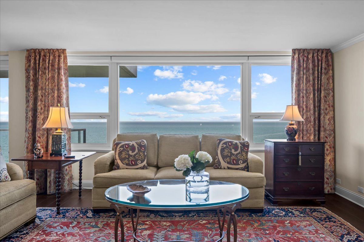 1630 Sheridan Road 9C