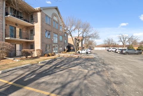 Tiny photo for 10278 Southwest Highway #1A, Chicago Ridge, IL 60415 (MLS # 12577266)