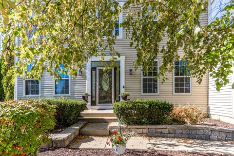 Tiny photo for 416 Ptarmigan Place, Lindenhurst, IL 60046 (MLS # 12797829)
