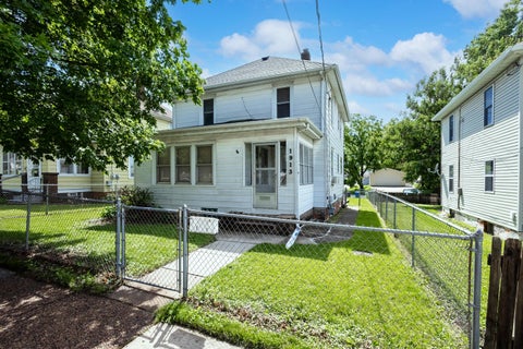 Photo of 1913 10TH Street, Moline, IL 61265 (MLS # 12681975)