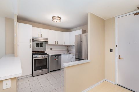Tiny photo for 400 E RANDOLPH Street #1604, Chicago, IL 60601 (MLS # 12481207)