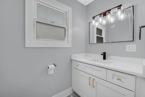 Tiny photo for 6409 W 85th Place, Burbank, IL 60459 (MLS # 12638749)